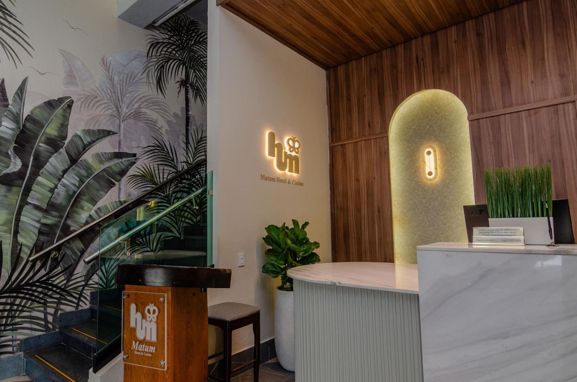 Matum Hotel & Casino Сантьяго-де-лос-Кабальерос Экстерьер фото